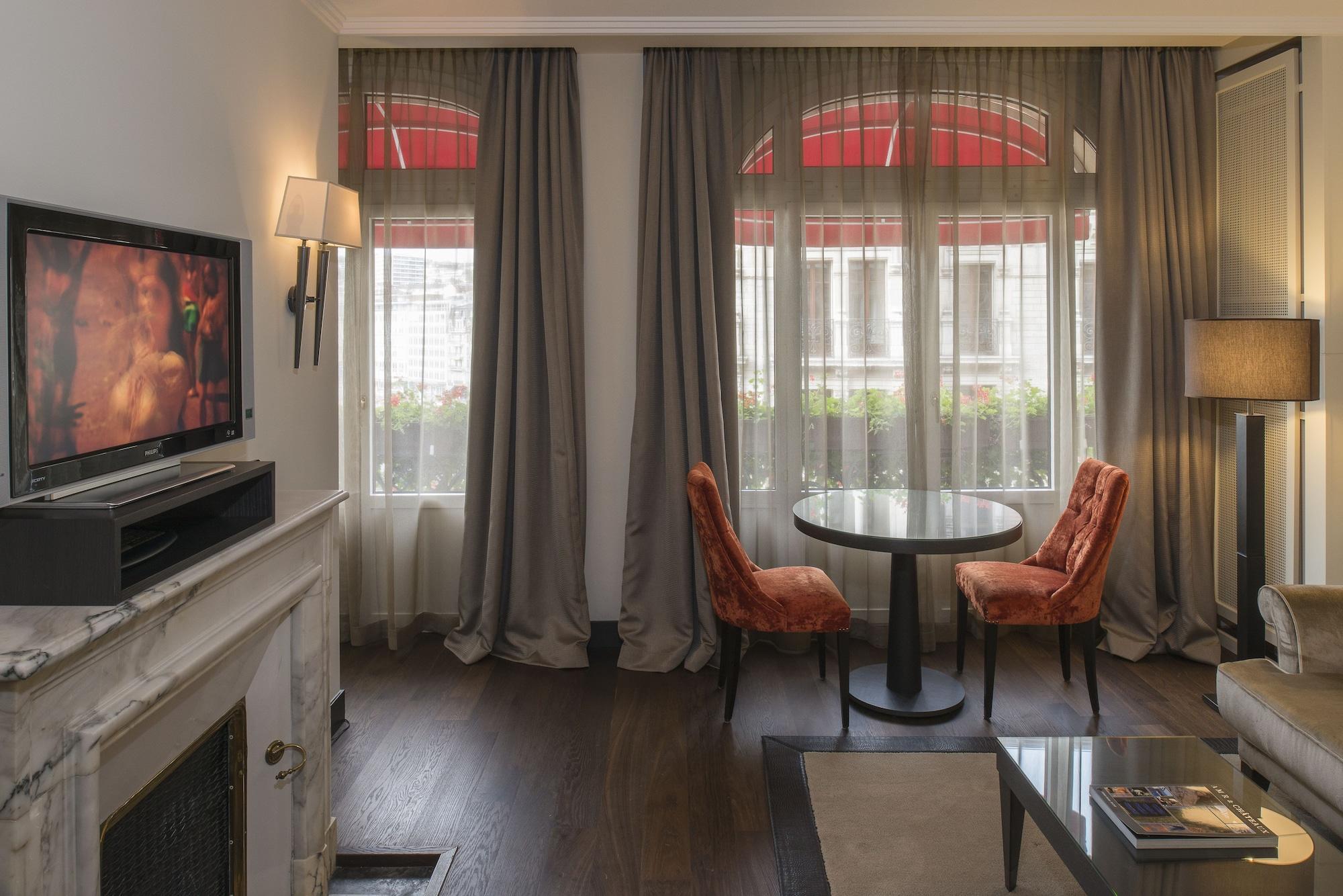 Lausanne Palace Esterno foto A suite at the hotel