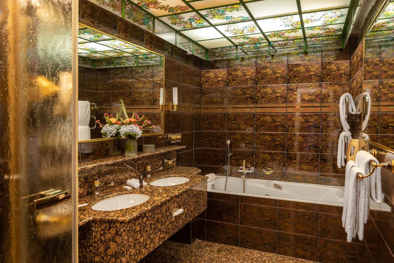 Lausanne Palace Esterno foto Bathroom