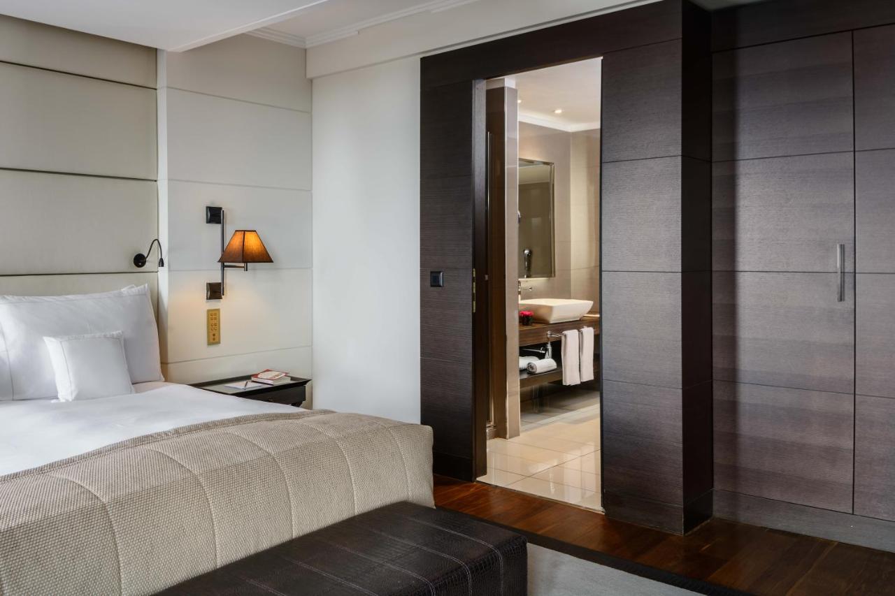 Lausanne Palace Esterno foto A room at the Mandarin Oriental, London