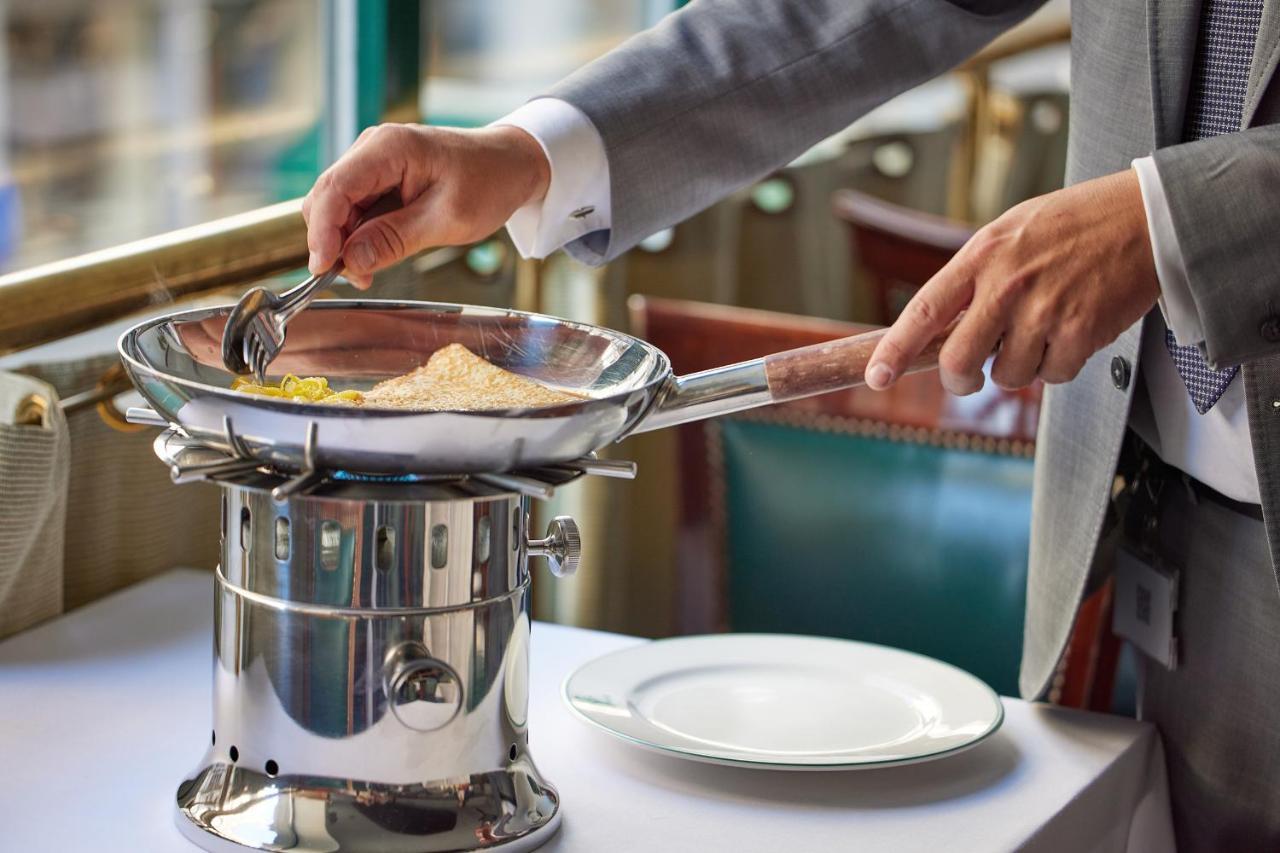 Lausanne Palace Esterno foto A chafing dish