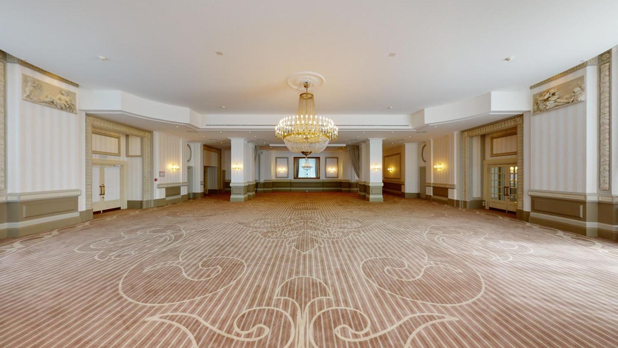 Lausanne Palace Esterno foto The ballroom