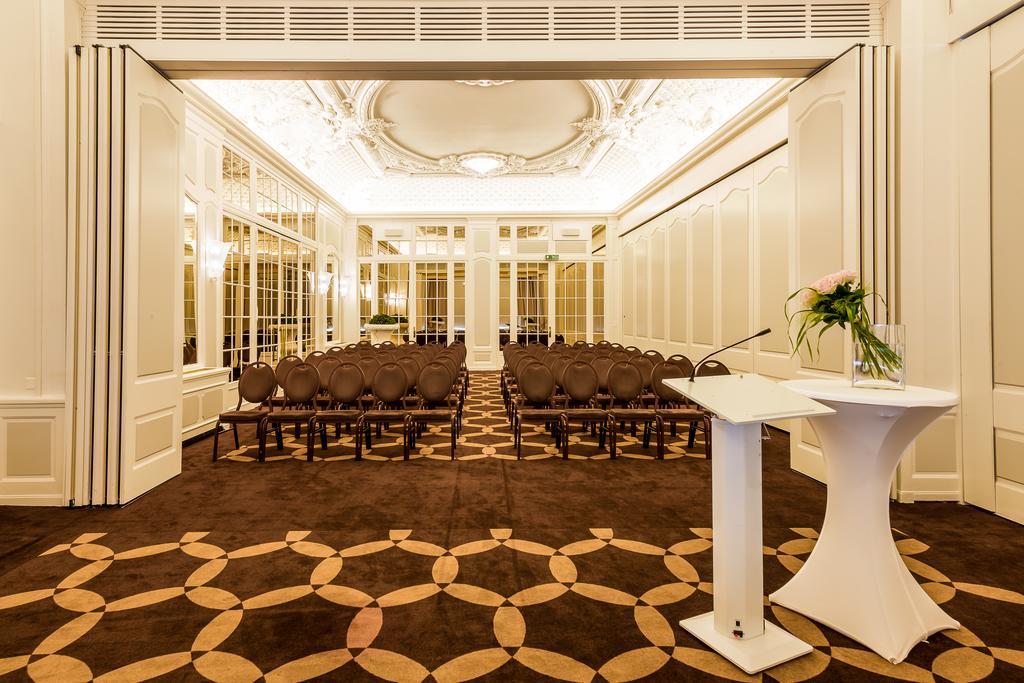 Lausanne Palace Esterno foto The ballroom