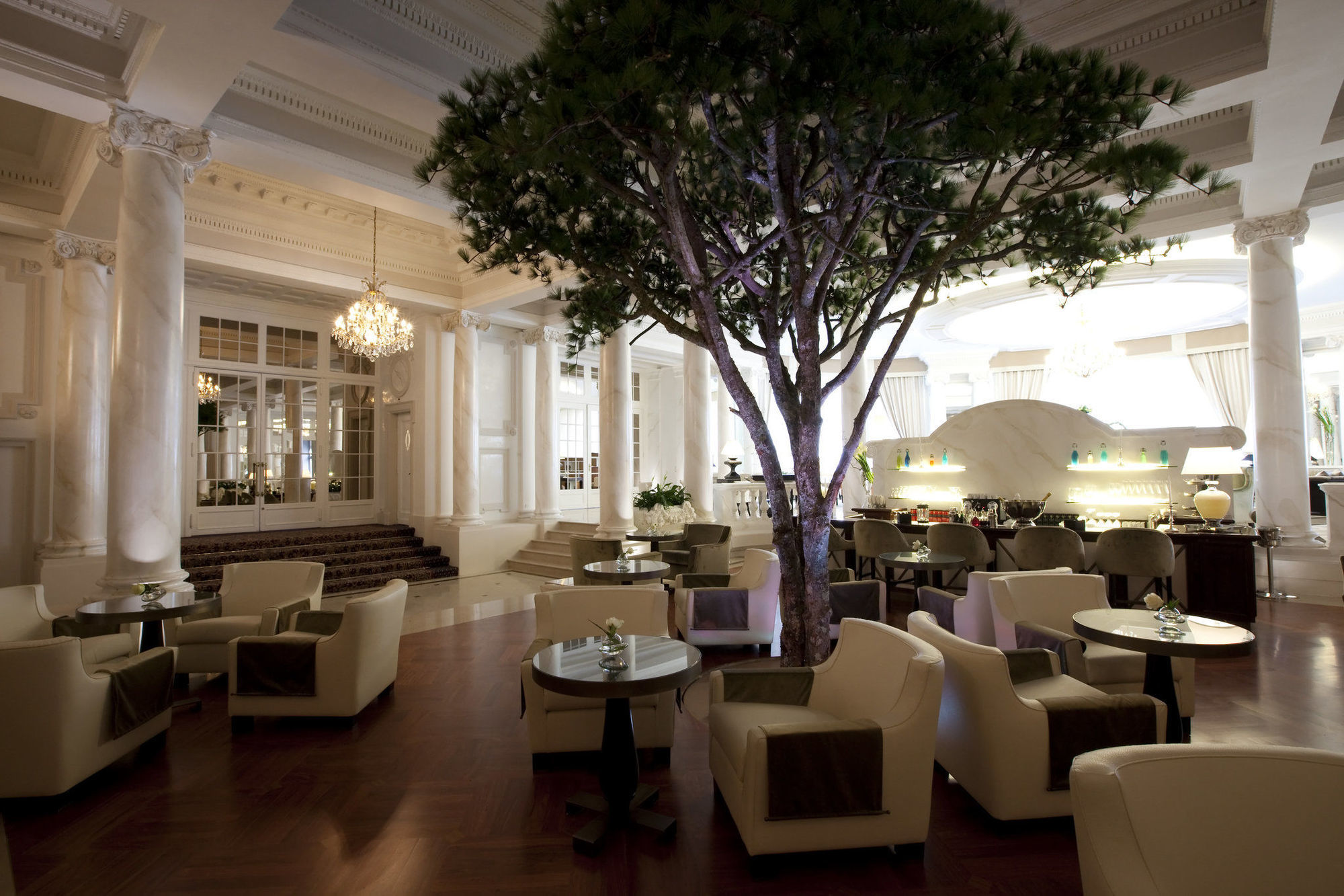 Lausanne Palace Ristorante foto The lobby of the hotel