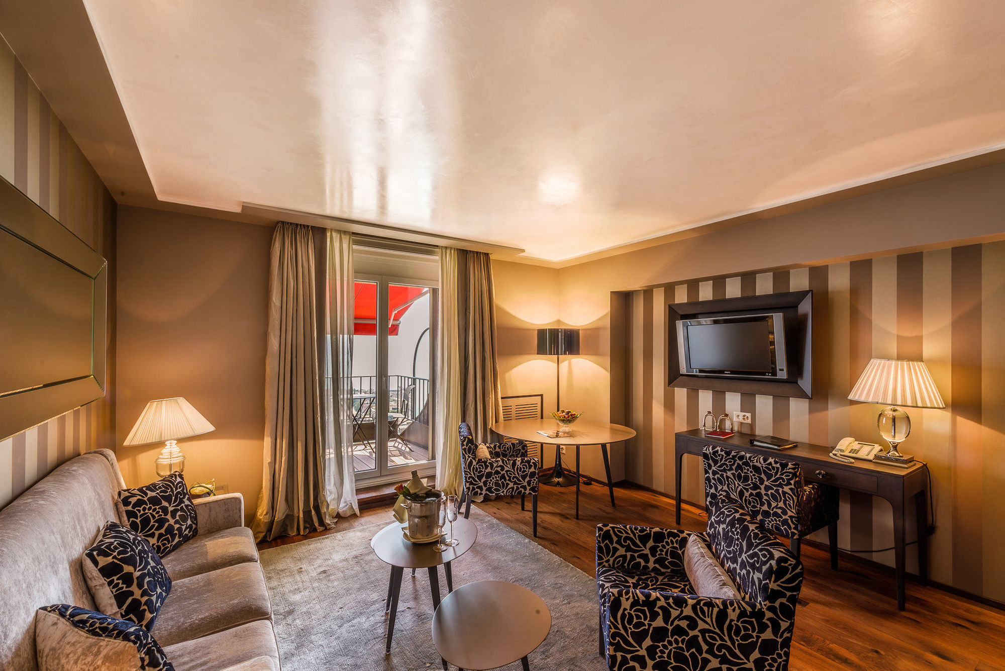 Lausanne Palace Esterno foto Suite
